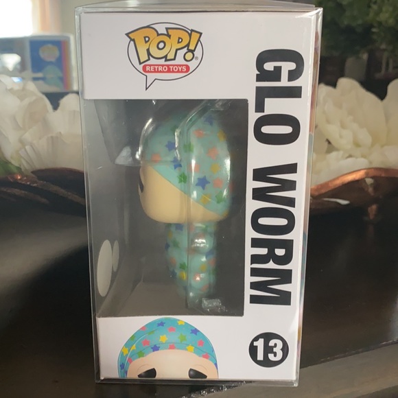 Funko POP! Glo Worm Retro Toys - Picture 4 of 6